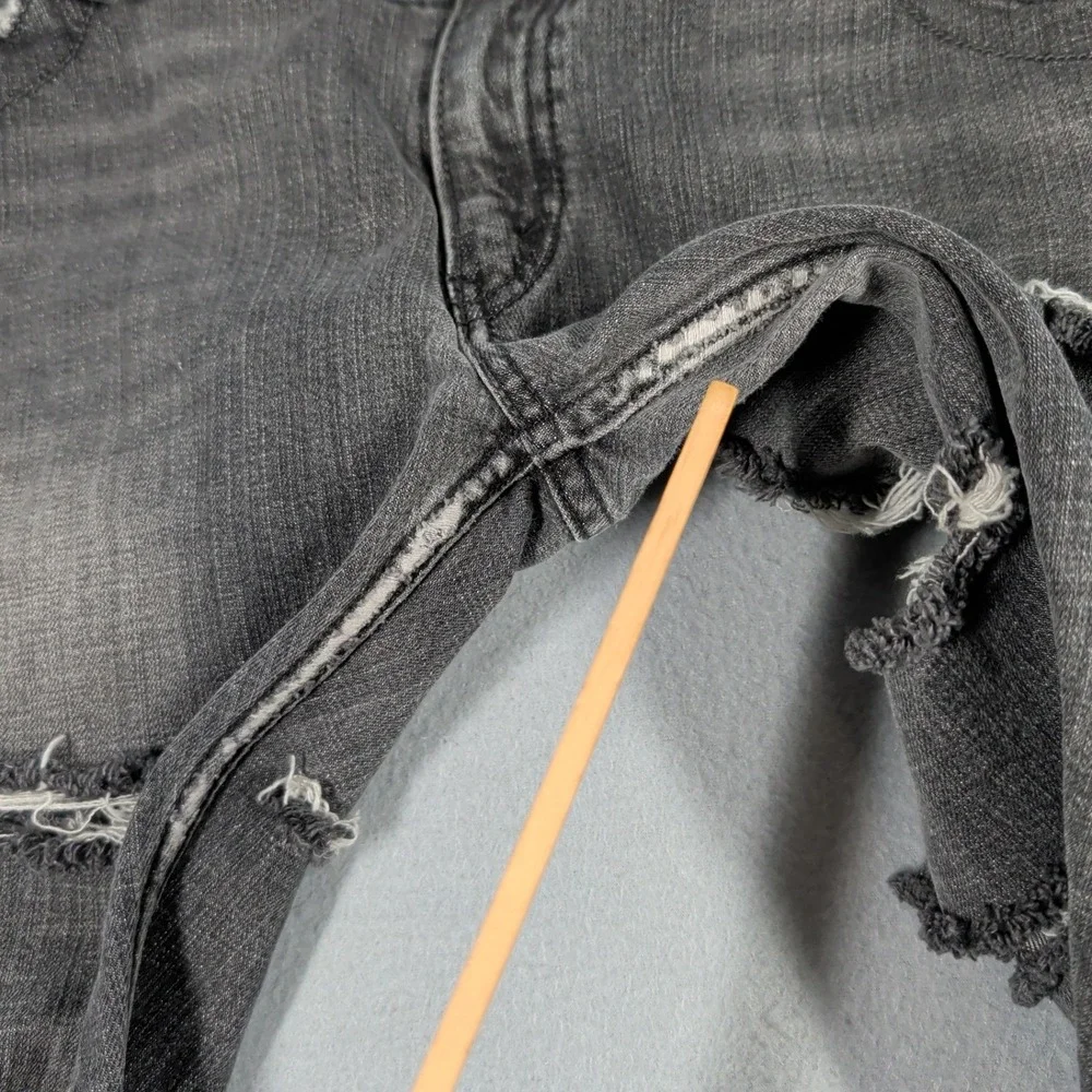 Levis‎ Jeans Womens 13M Black Ripped Denim Low Rise Distressed Straight Leg